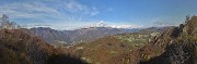 27 Vista panoramica sulla Val Brembana con Dossena a dx